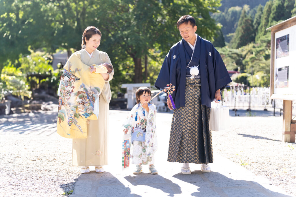 あおきレンタル衣裳で家族和装—函館八幡宮で七五三と初宮参り